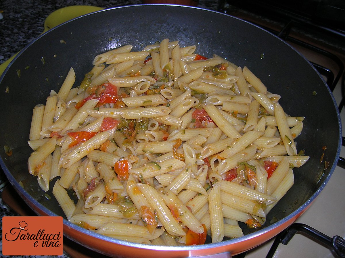 Penne ai fiori di zucca con zucchine