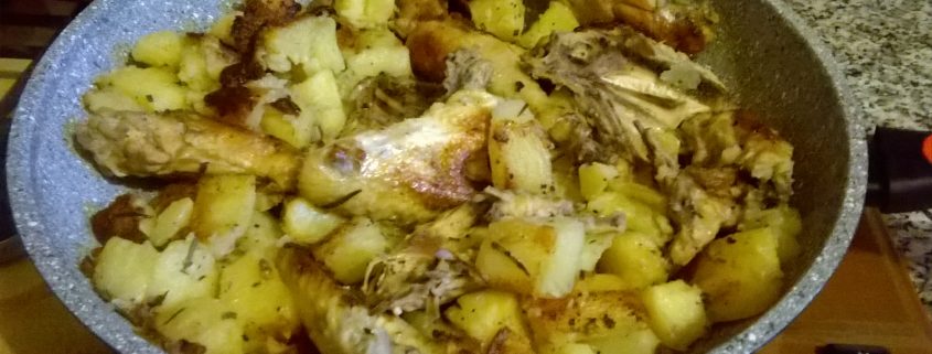 Pollo e patate in padella