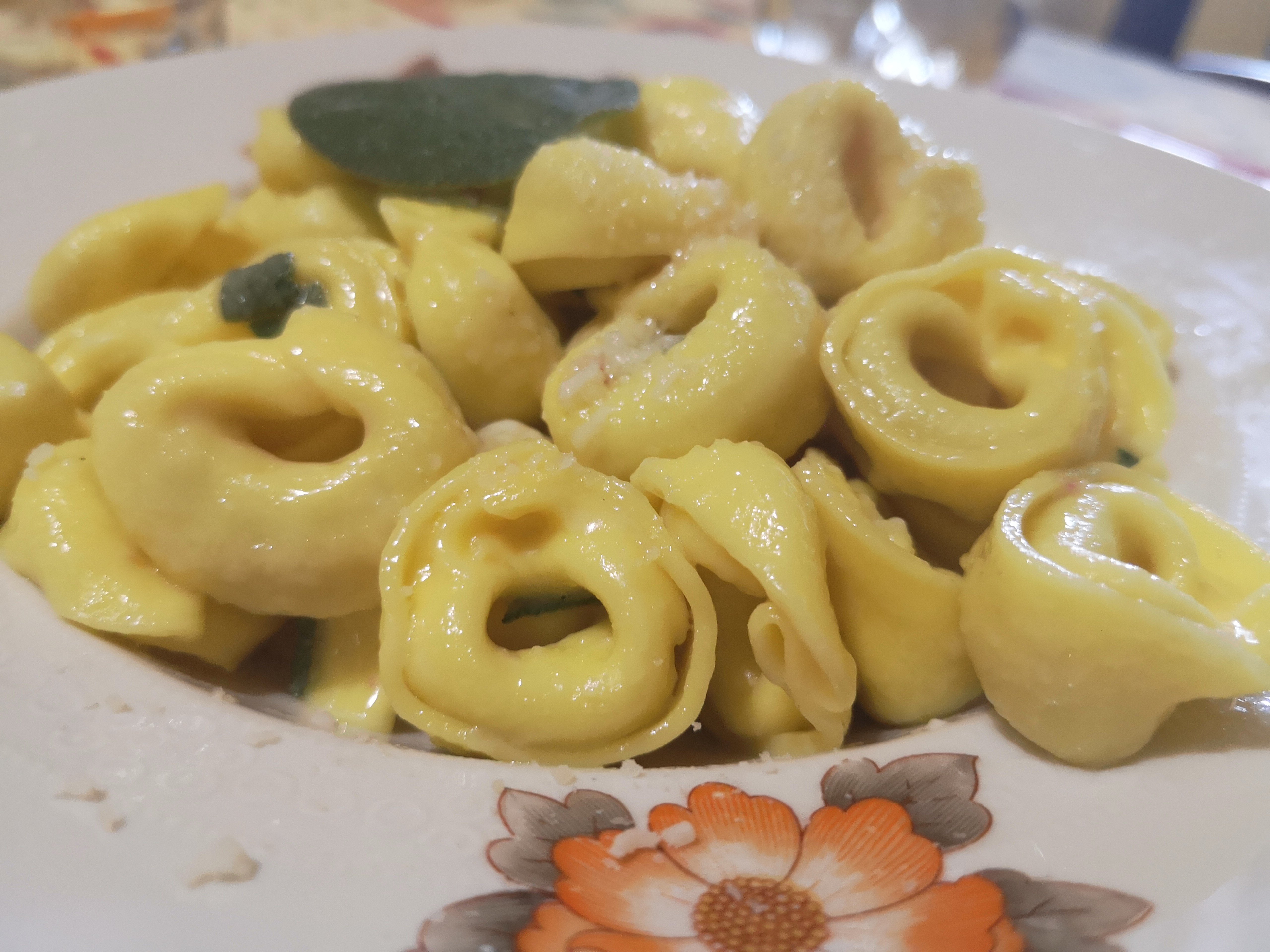 Tortellini burro e salvia