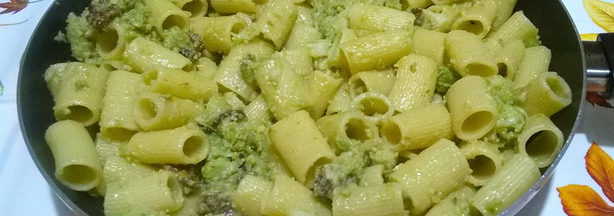Mezze maniche broccoli e salsiccia