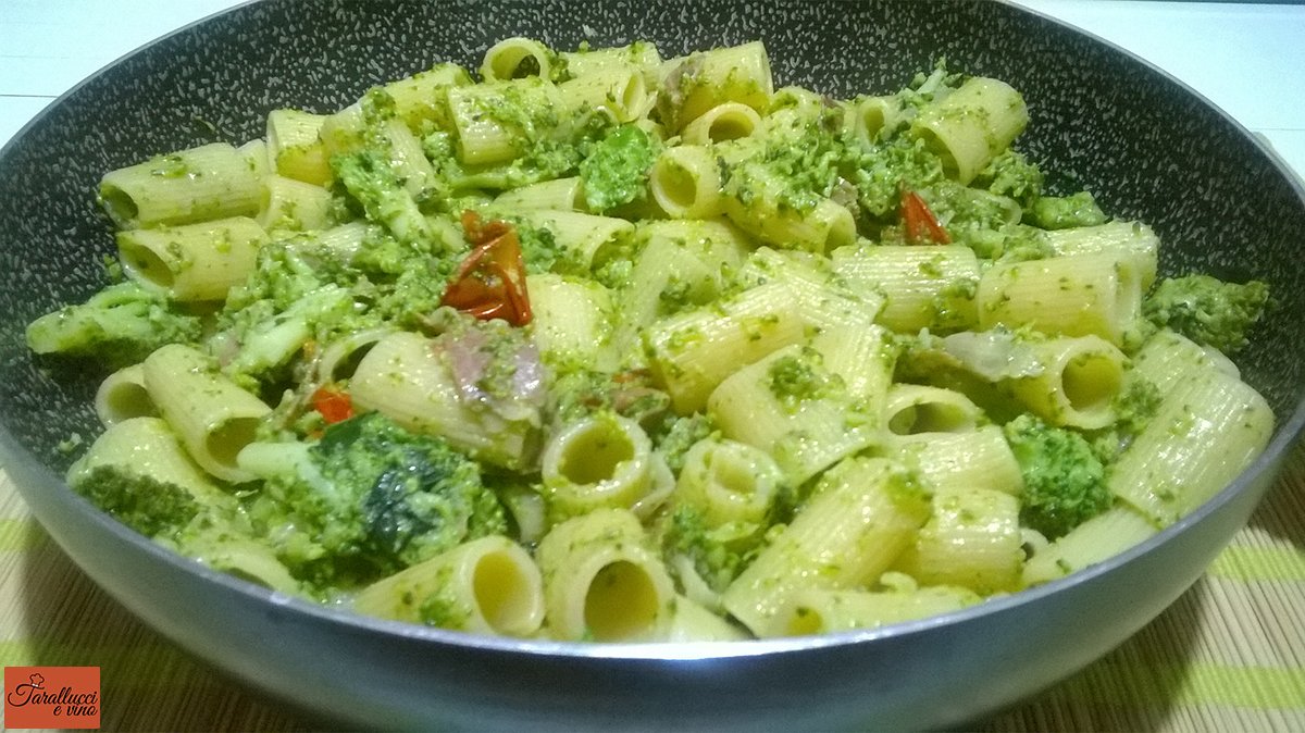 Pasta broccoletti siciliani e prosciutto