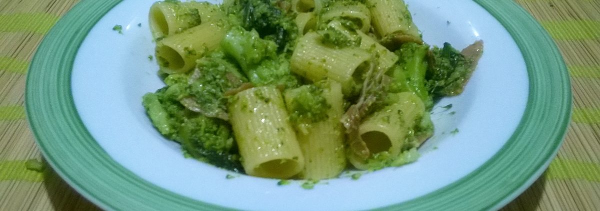 Pasta con broccoletti siciliani e prosciutto