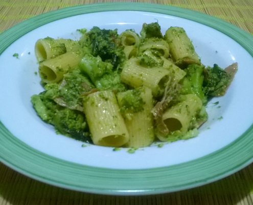 Pasta con broccoletti siciliani e prosciutto