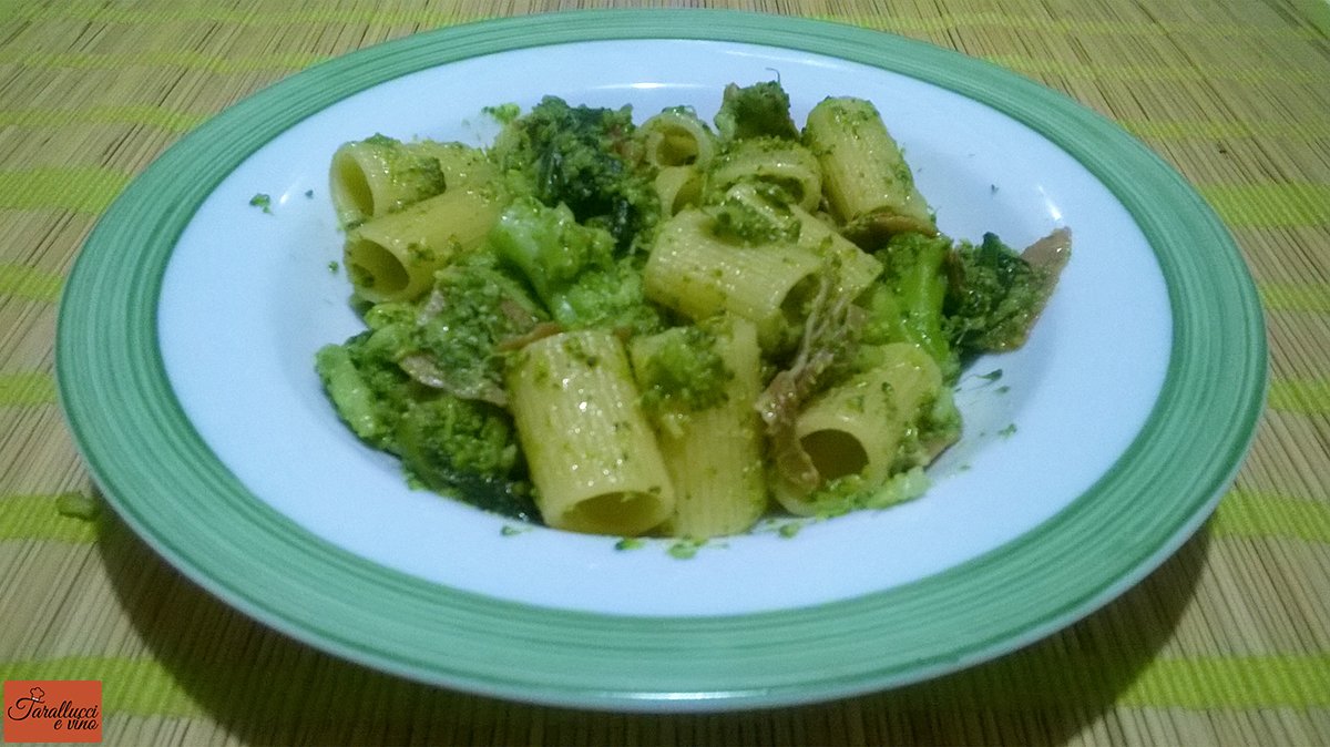 Pasta con broccoletti siciliani e prosciutto