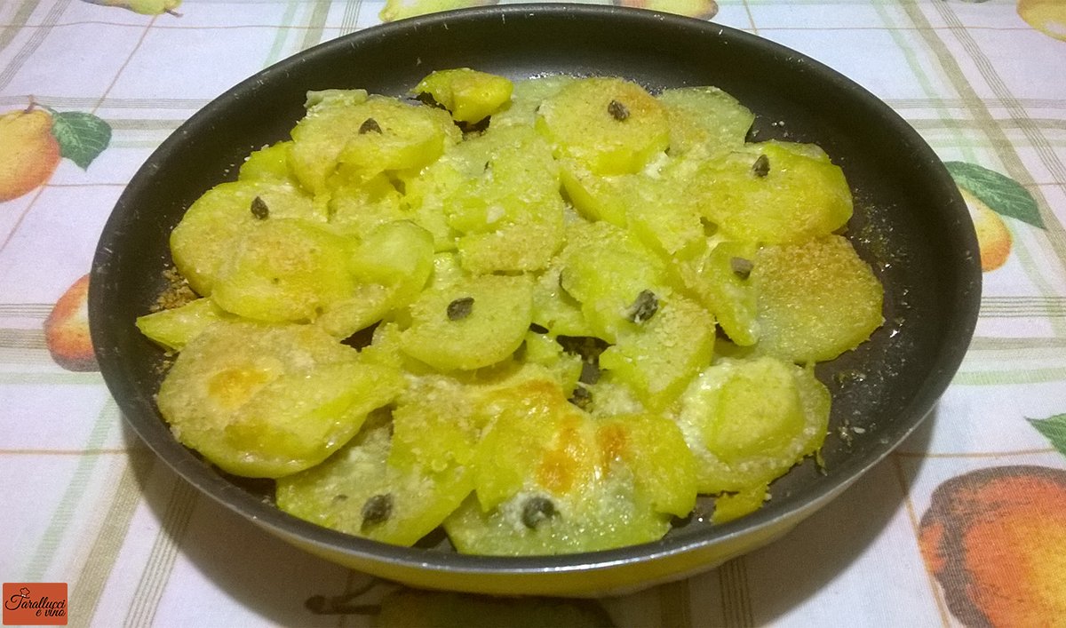 Patate al pecorino e capperi