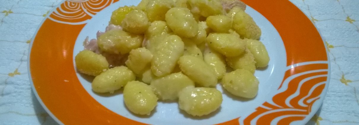 Gnocchi gratinati ai formaggi e prosciutto cotto