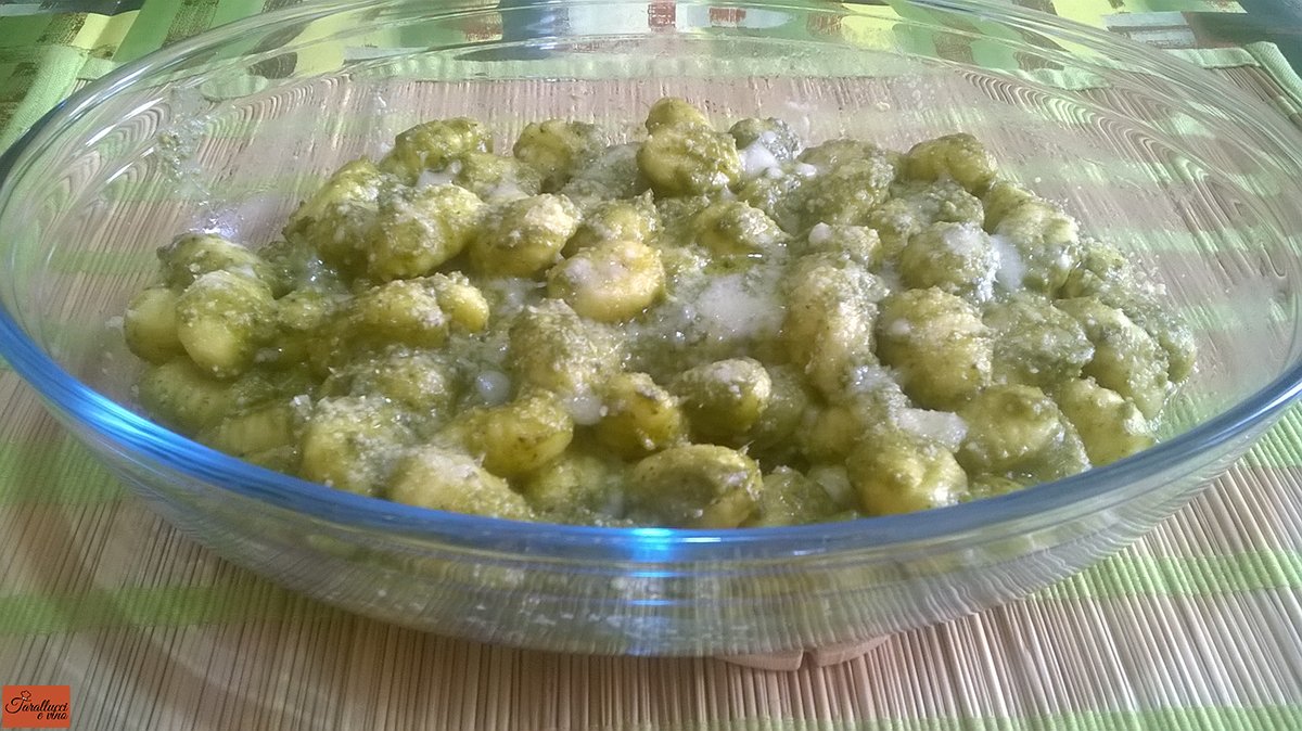 gratin di gnocchi al pesto