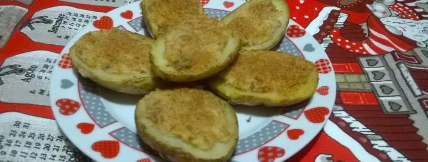 Patate al forno ripiene di tonno