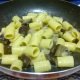 pasta con melanzane e pecorino