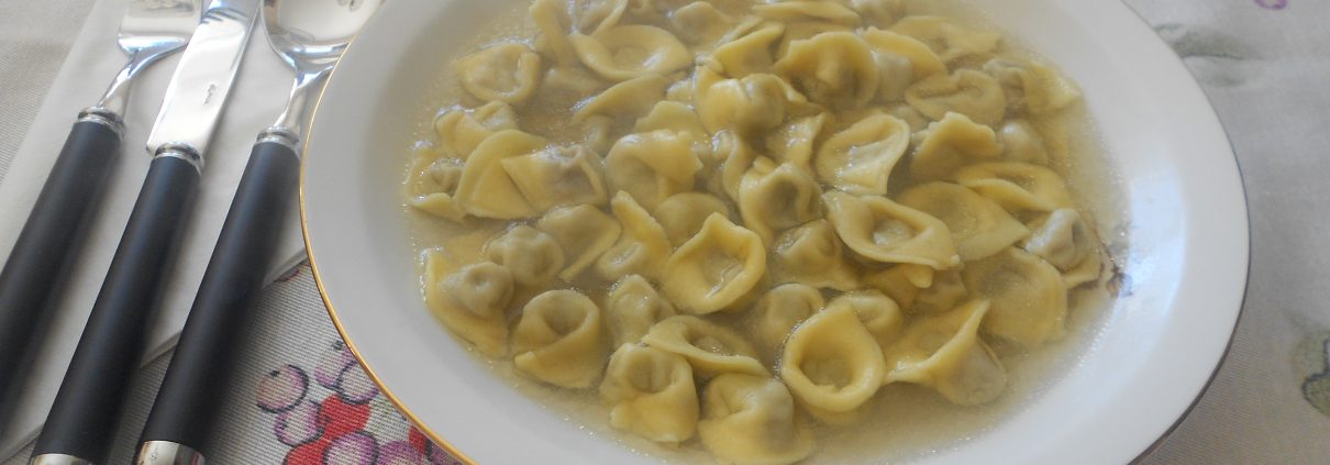 Tortellini in brodo