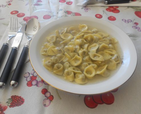Tortellini in brodo