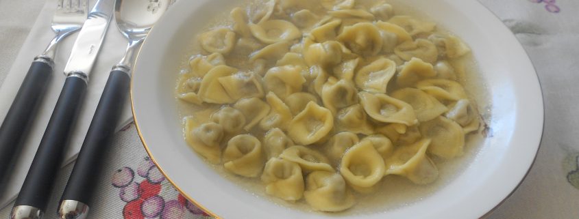 Tortellini in brodo
