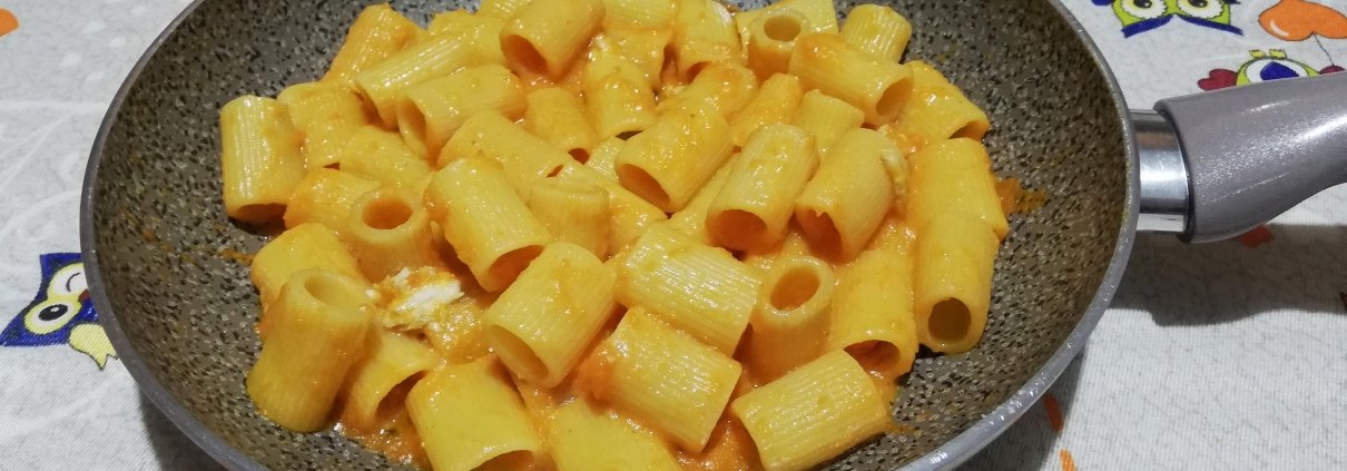 Mezze maniche zucca e gorgonzola