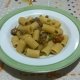 mezze maniche salsiccia e piselli