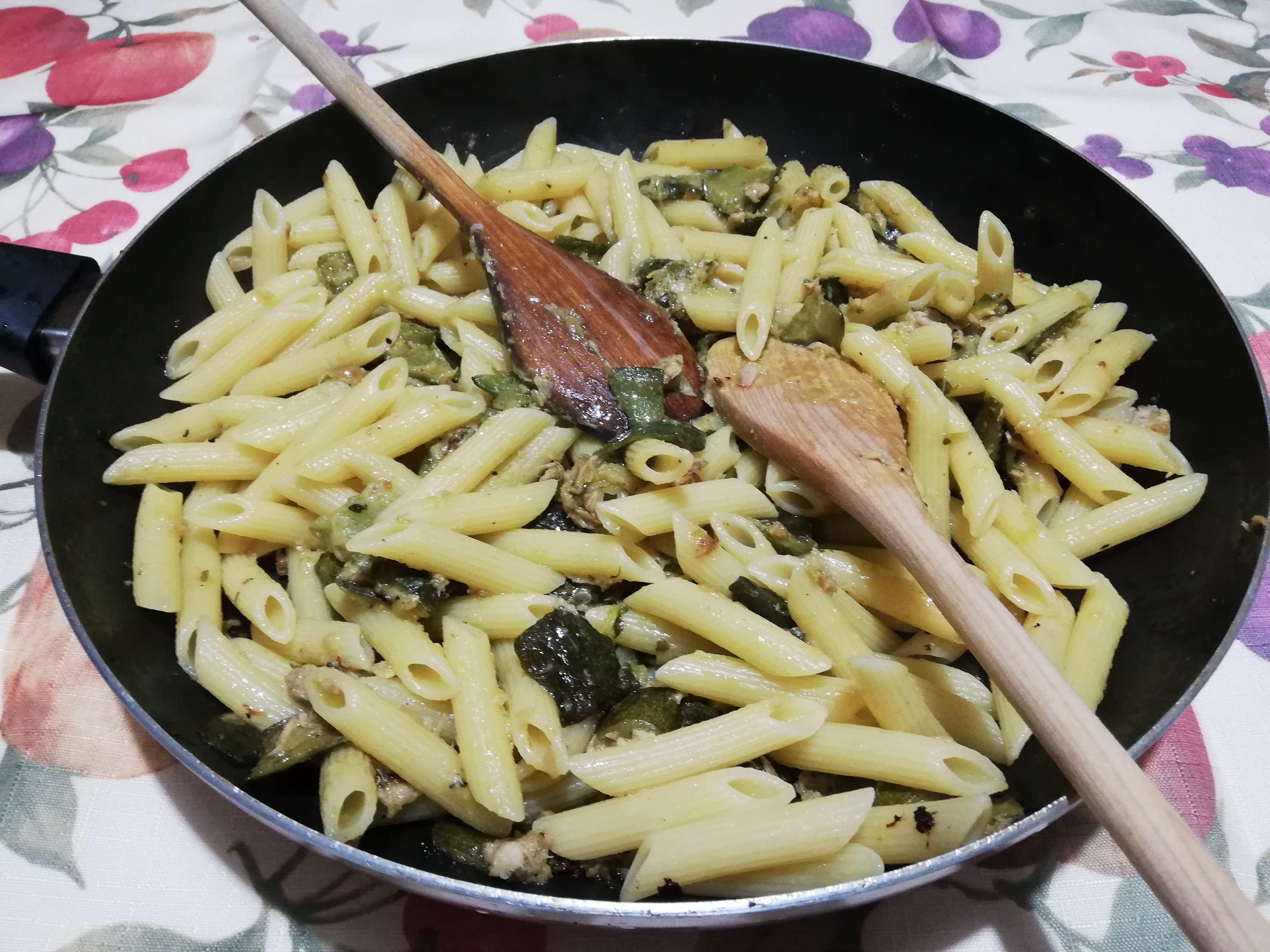 penne al tonno e zucchine
