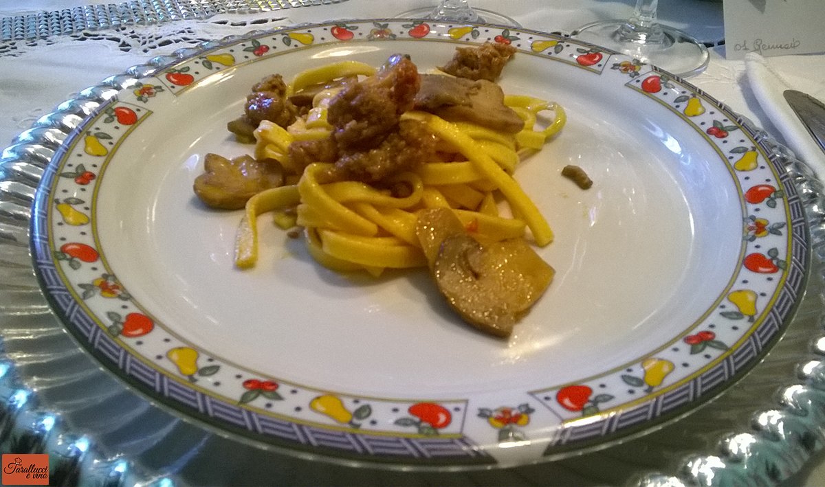Fettuccine funghi e salsiccia