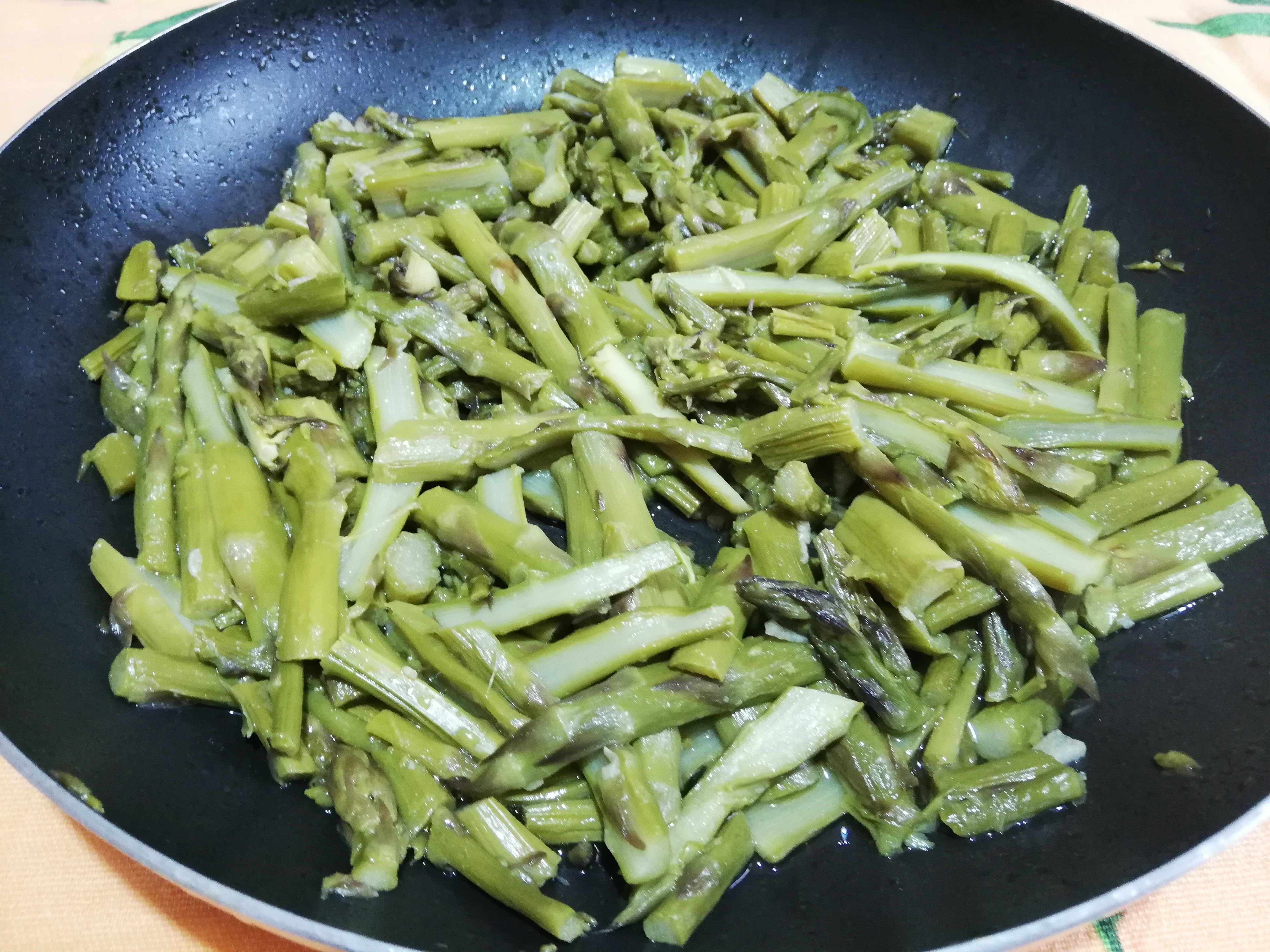 asparagi in padella
