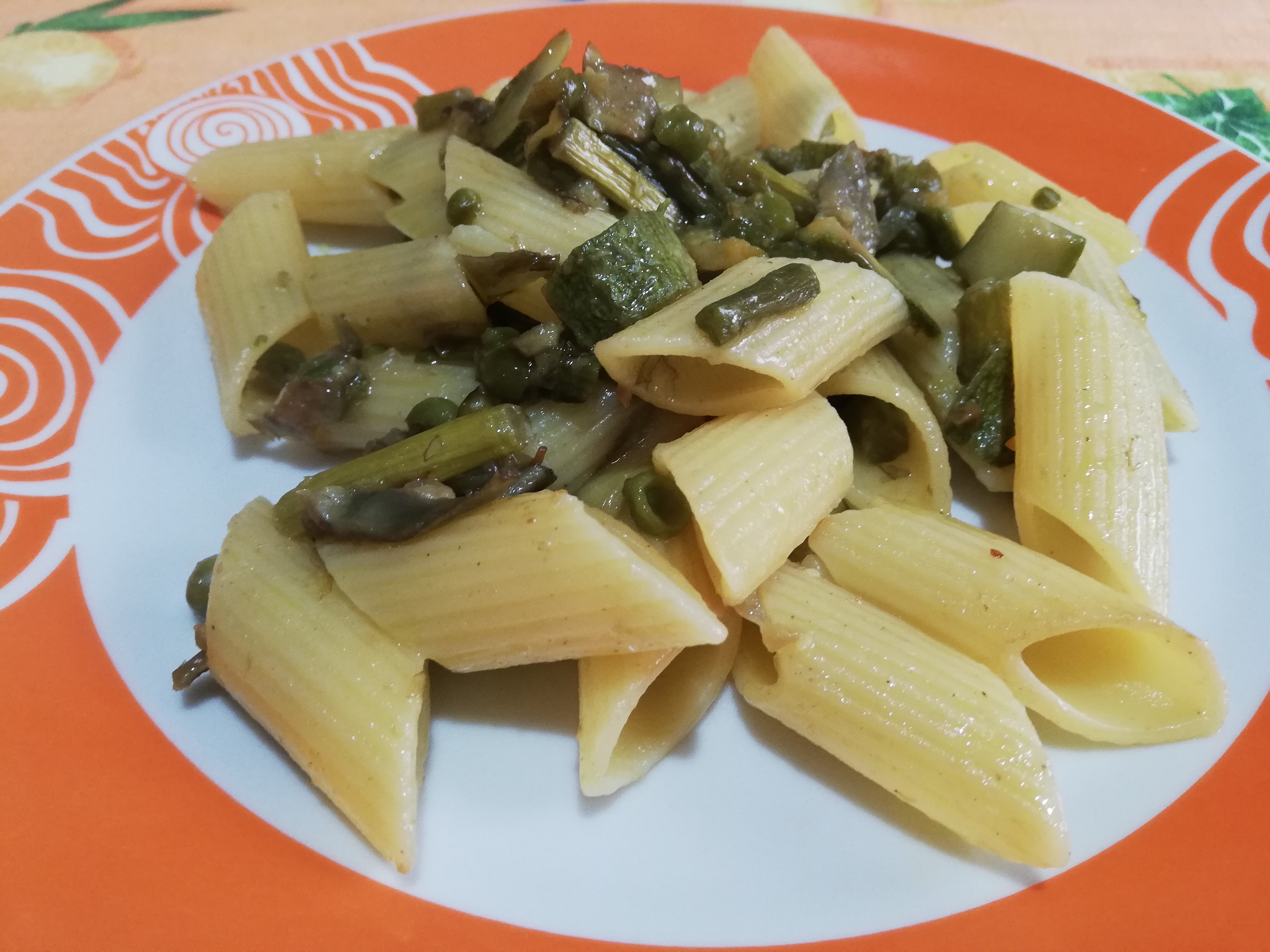 Pennoni con verdure di primavera