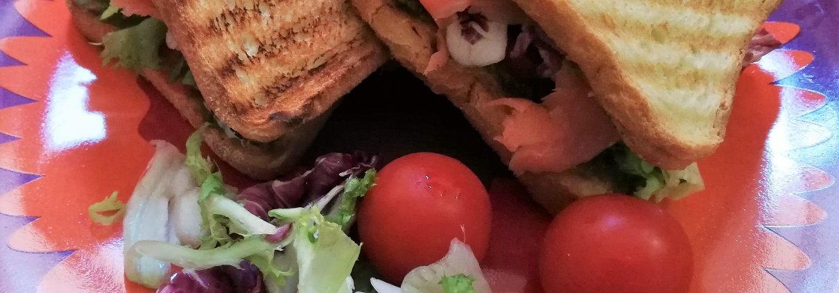 tramezzini salmone e pesto