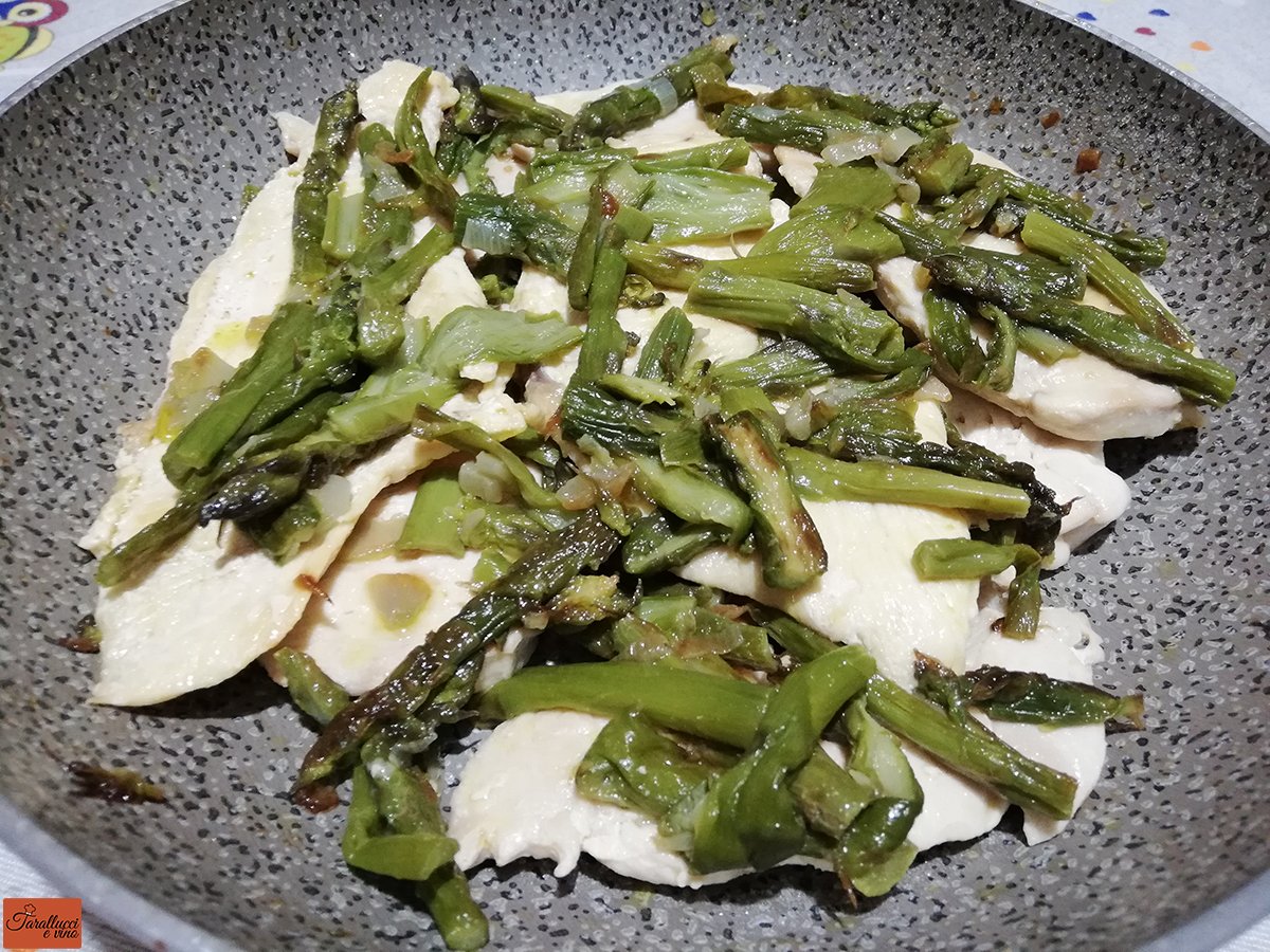 petti di pollo agli asparagi