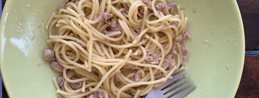 spaghetti al limone e tonno