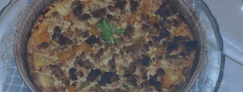 Crostata senza glutine con albicocche e frutta secca
