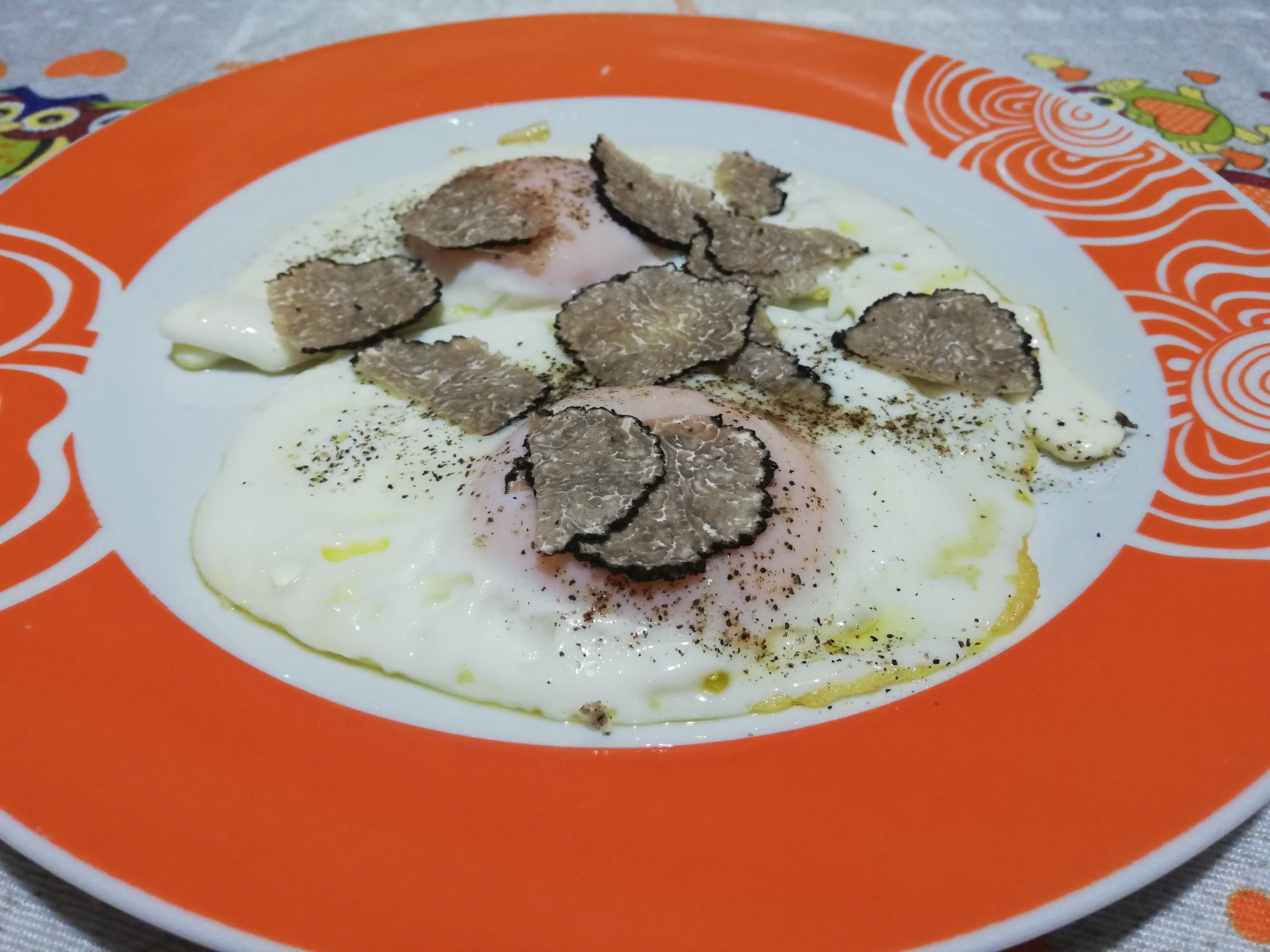 Uova al tegamino col tartufo