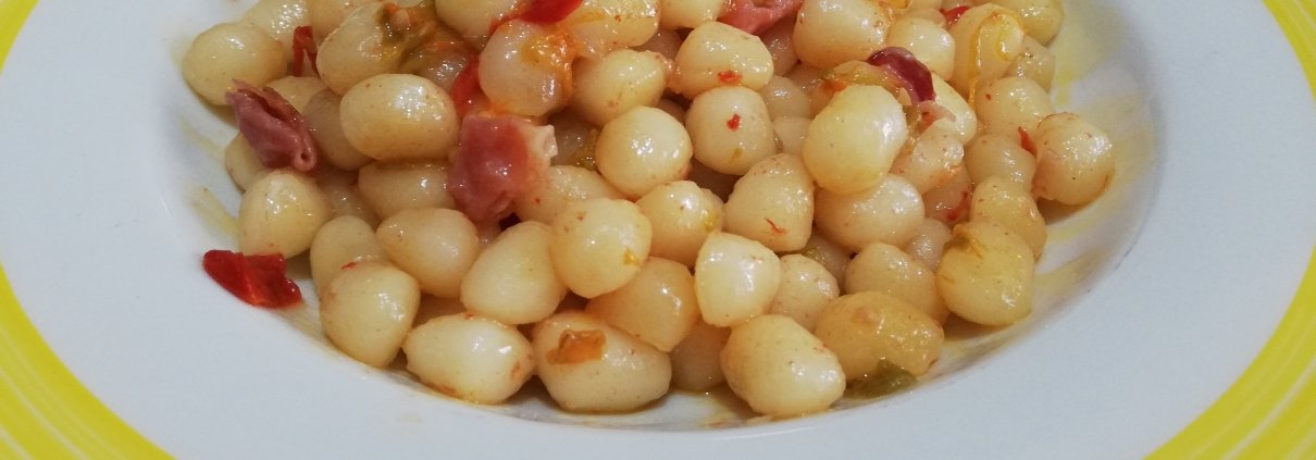 Chicche napoletane con fiori di zucca e speck