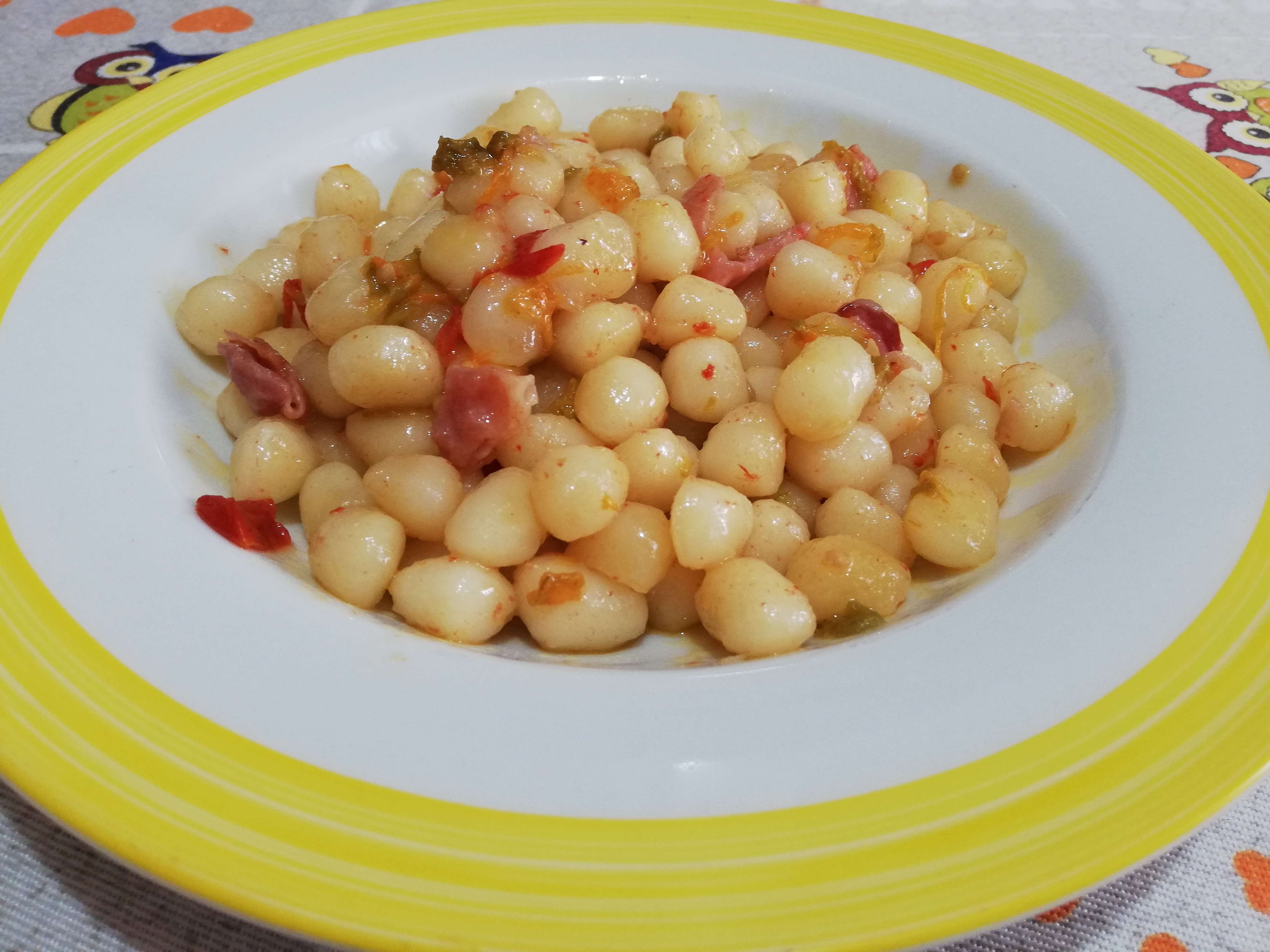 Chicche napoletane con fiori di zucca e speck