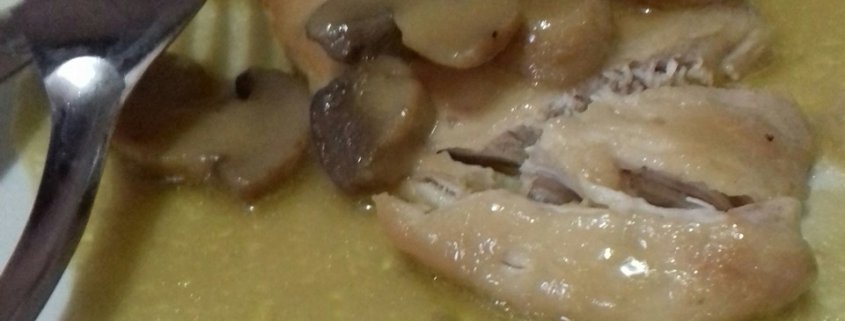 Scaloppine di pollo ai funghi champignon