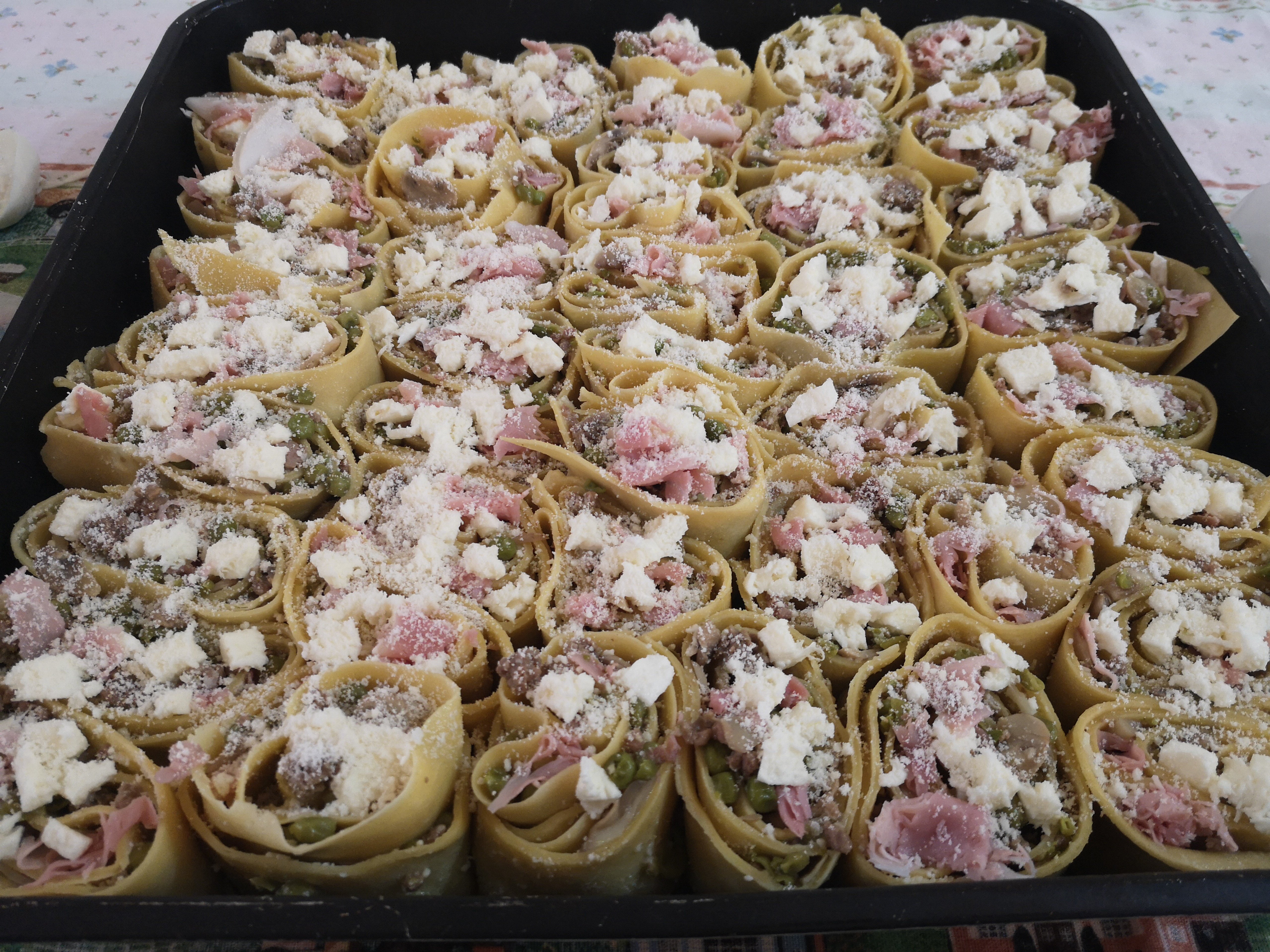 Girelle di pasta funghi e piselli