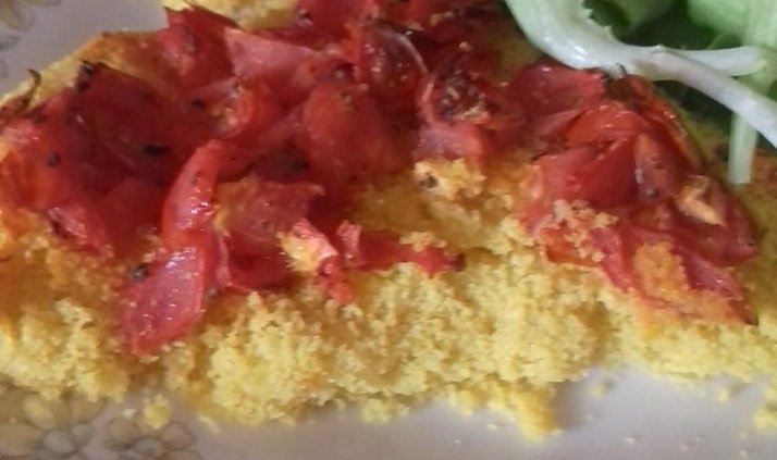 Filetti di merluzzo panati con mais e pomodorini