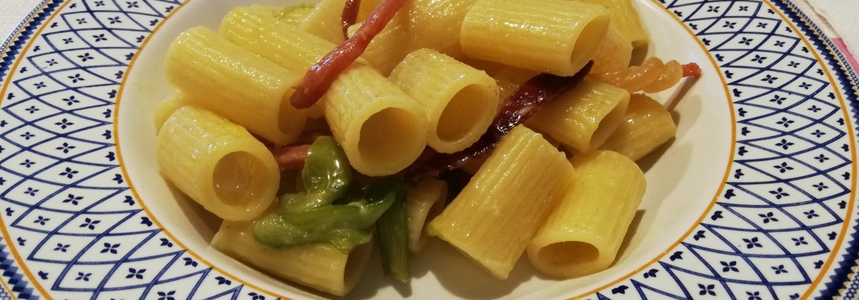 Mezze maniche asparagi e speck