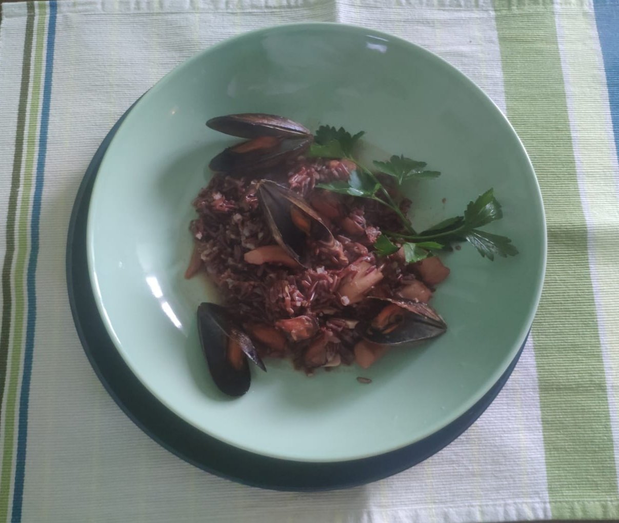 Riso integrale con dadolini di seppie e cozze
