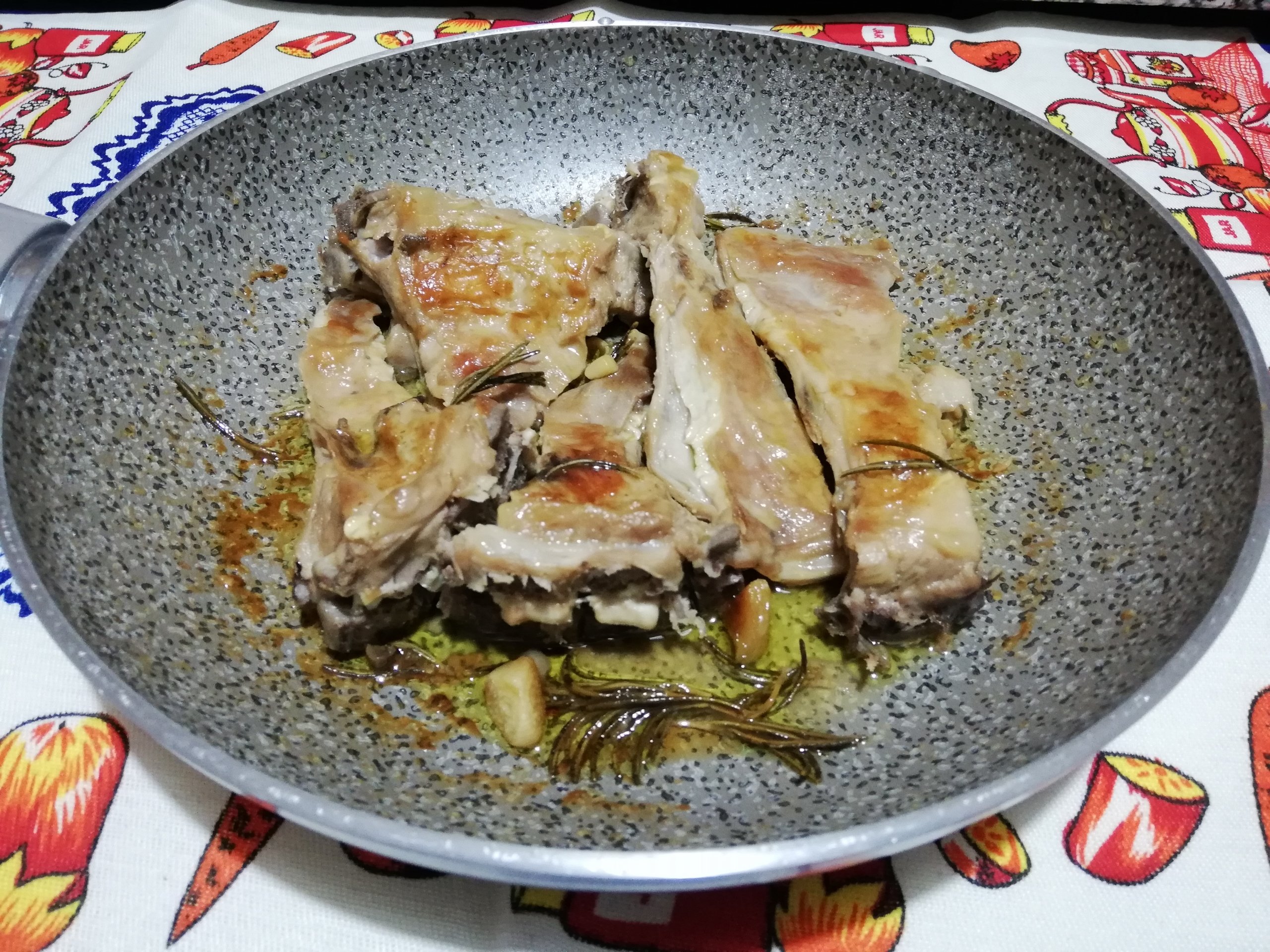 Costolette di abbacchio alla cacciatora