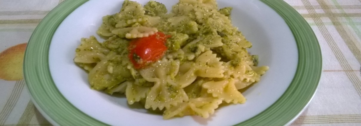 Farfalle con broccoletti siciliani e pomodorini