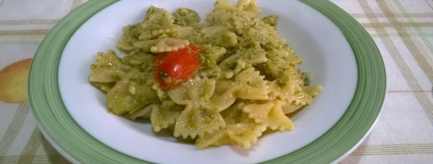 Farfalle con broccoletti siciliani e pomodorini