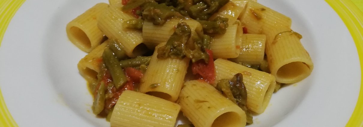 Mezze maniche asparagi e pomodorini