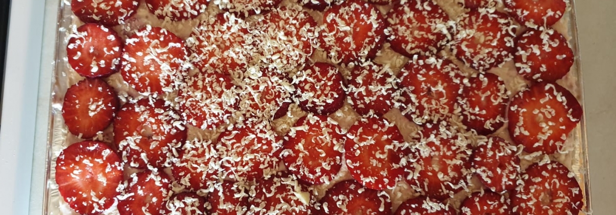 Tiramisù fragole e cioccolato bianco