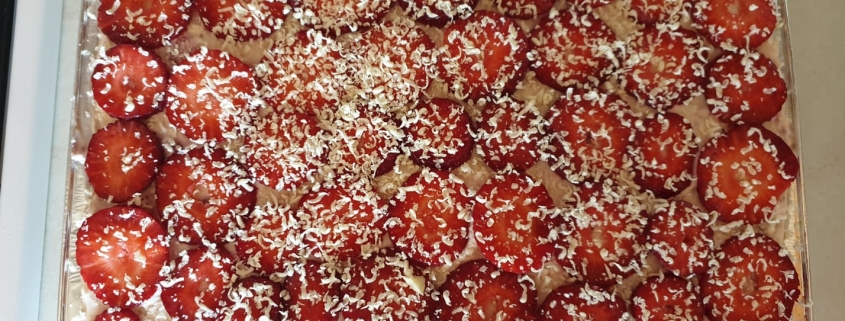 Tiramisù fragole e cioccolato bianco