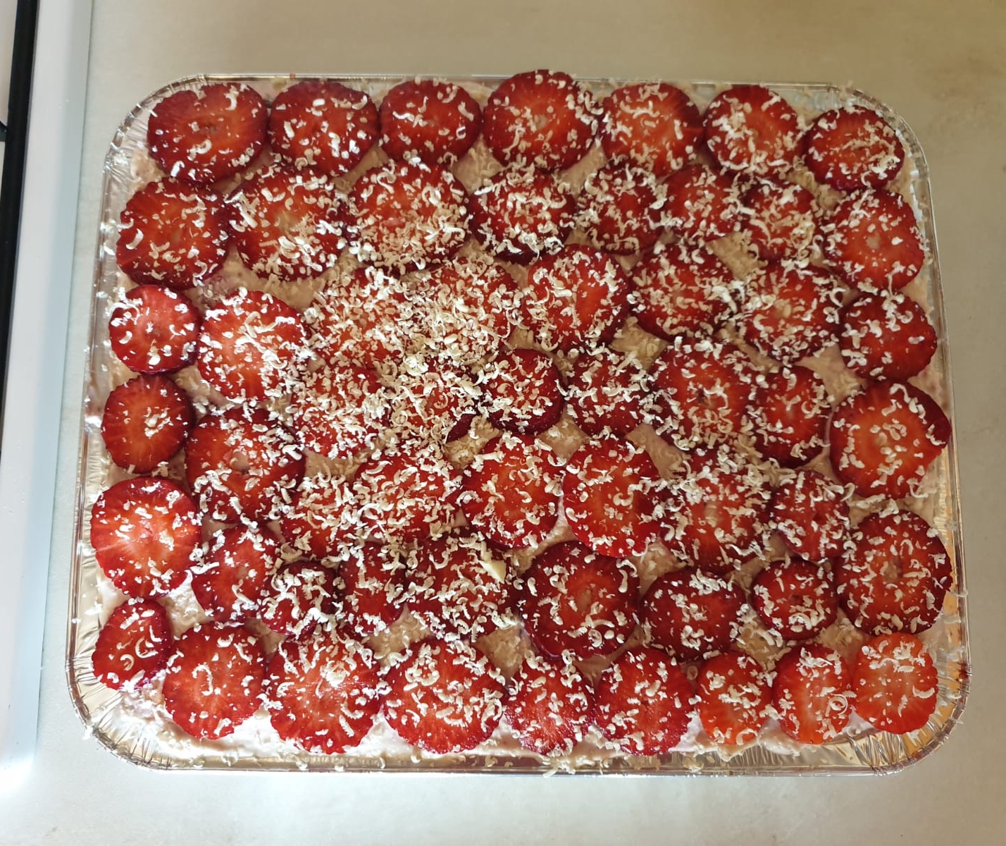 Tiramisù fragole e cioccolato bianco