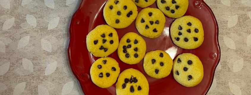 Biscotti di recupero con gocce di cioccolato