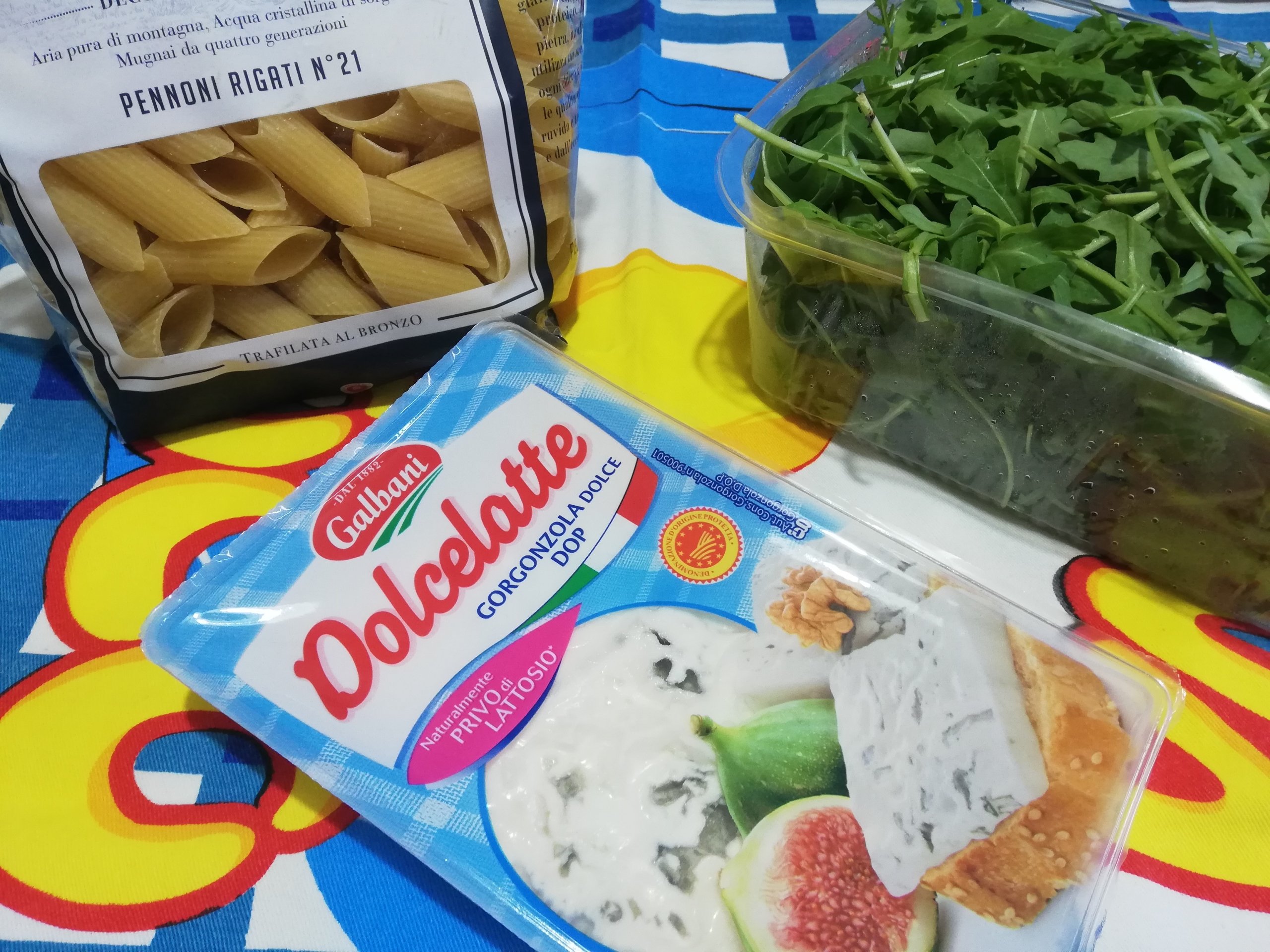Pennoni rigati rughetta e gorgonzola