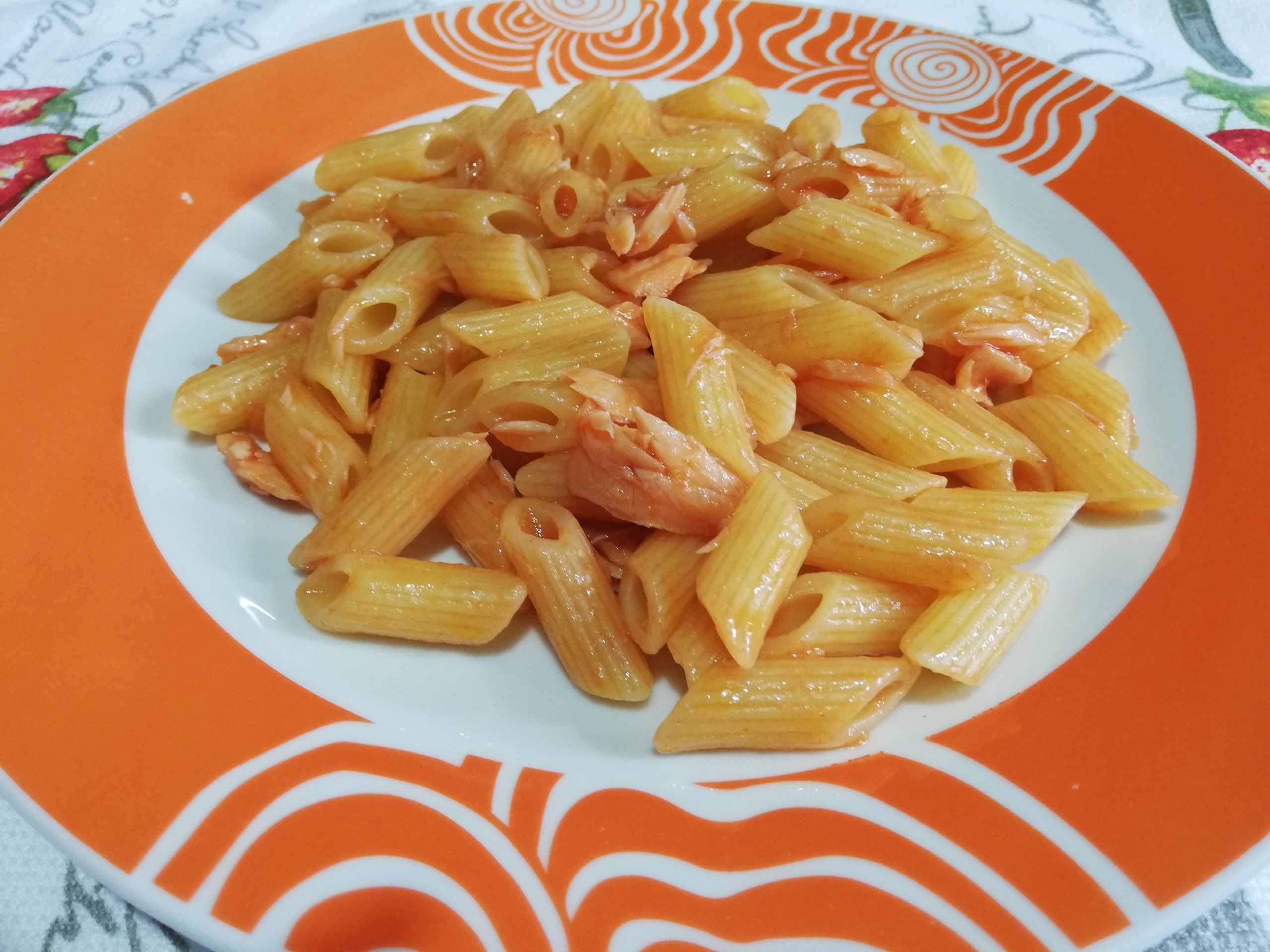 Pennette al salmone e pomodoro