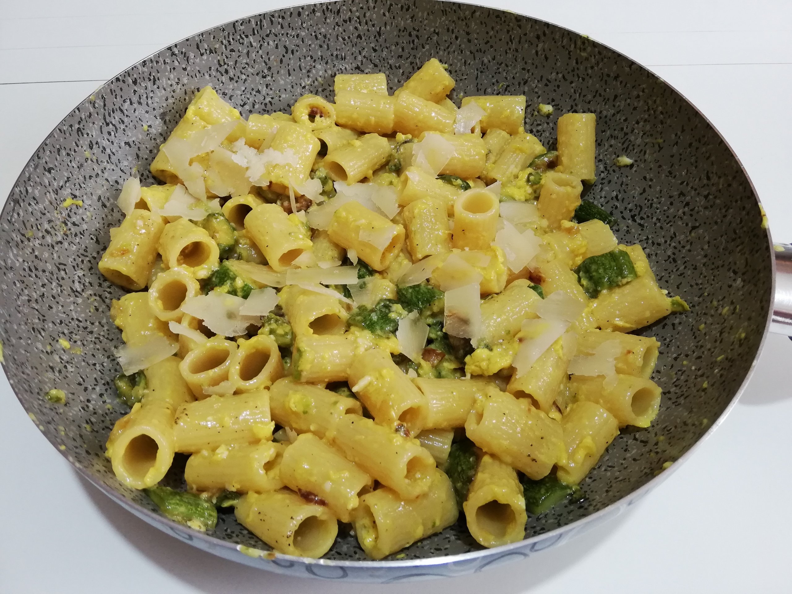 Carbonara leggera di zucchine