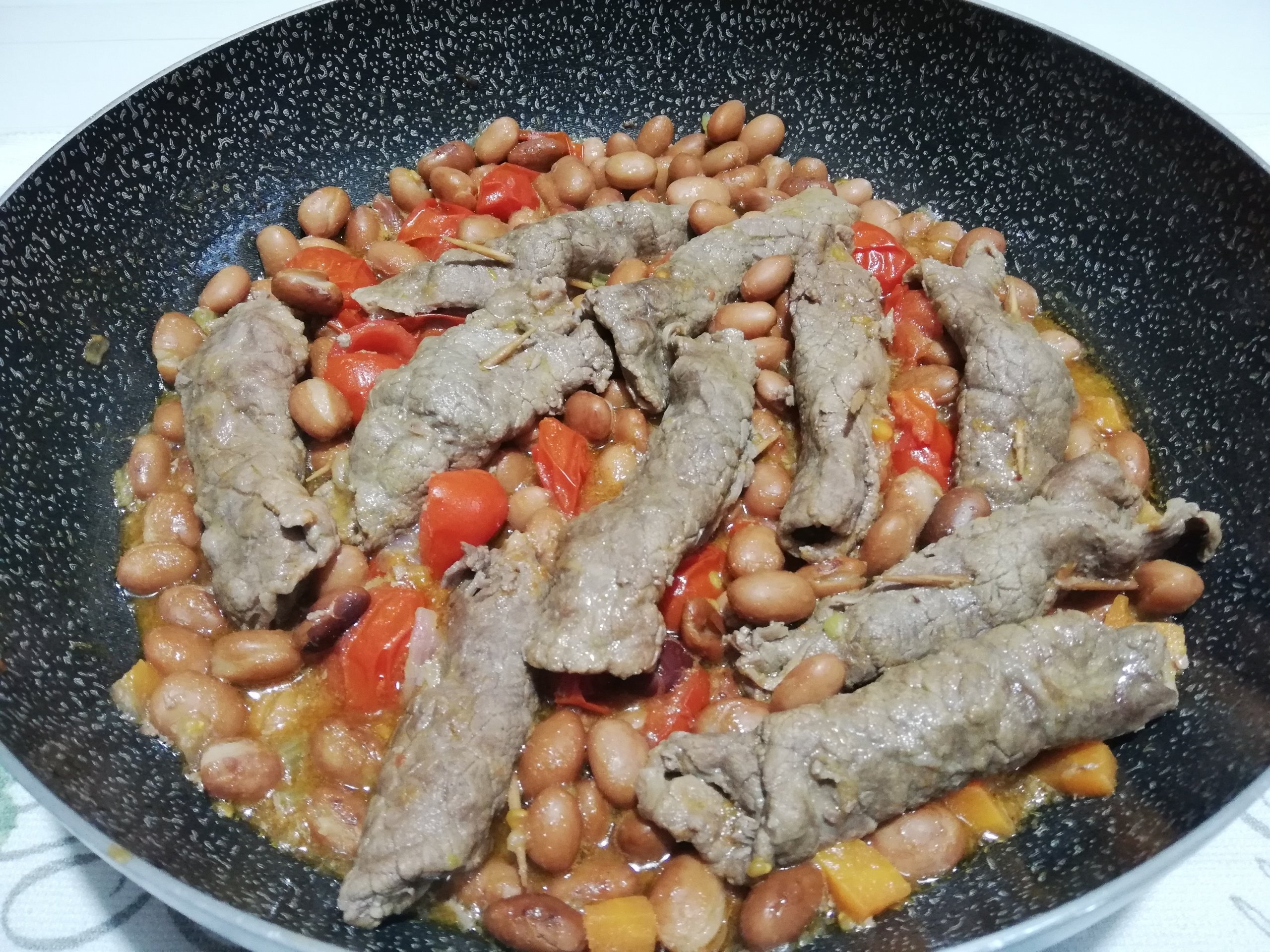 Involtini di carne con i fagioli