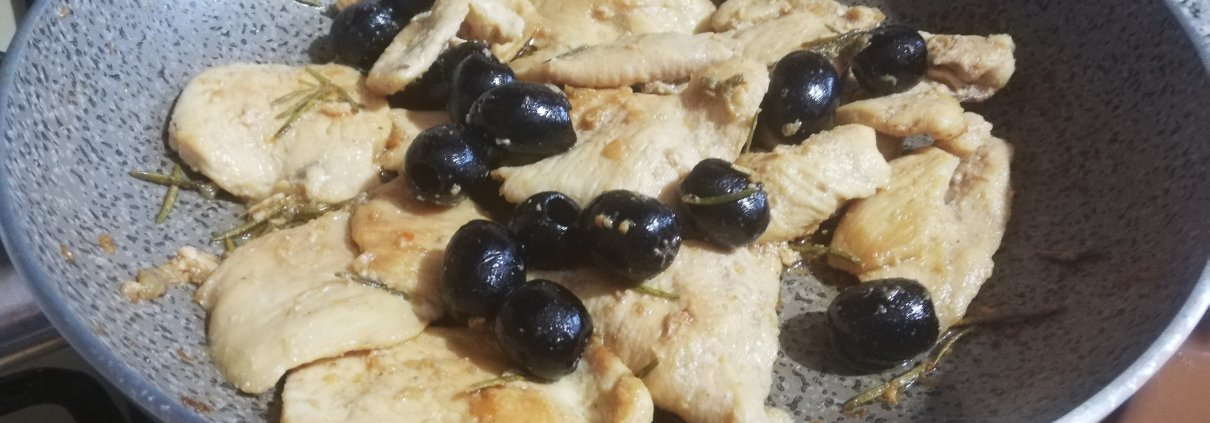 petti di pollo alle olive e rosmarino