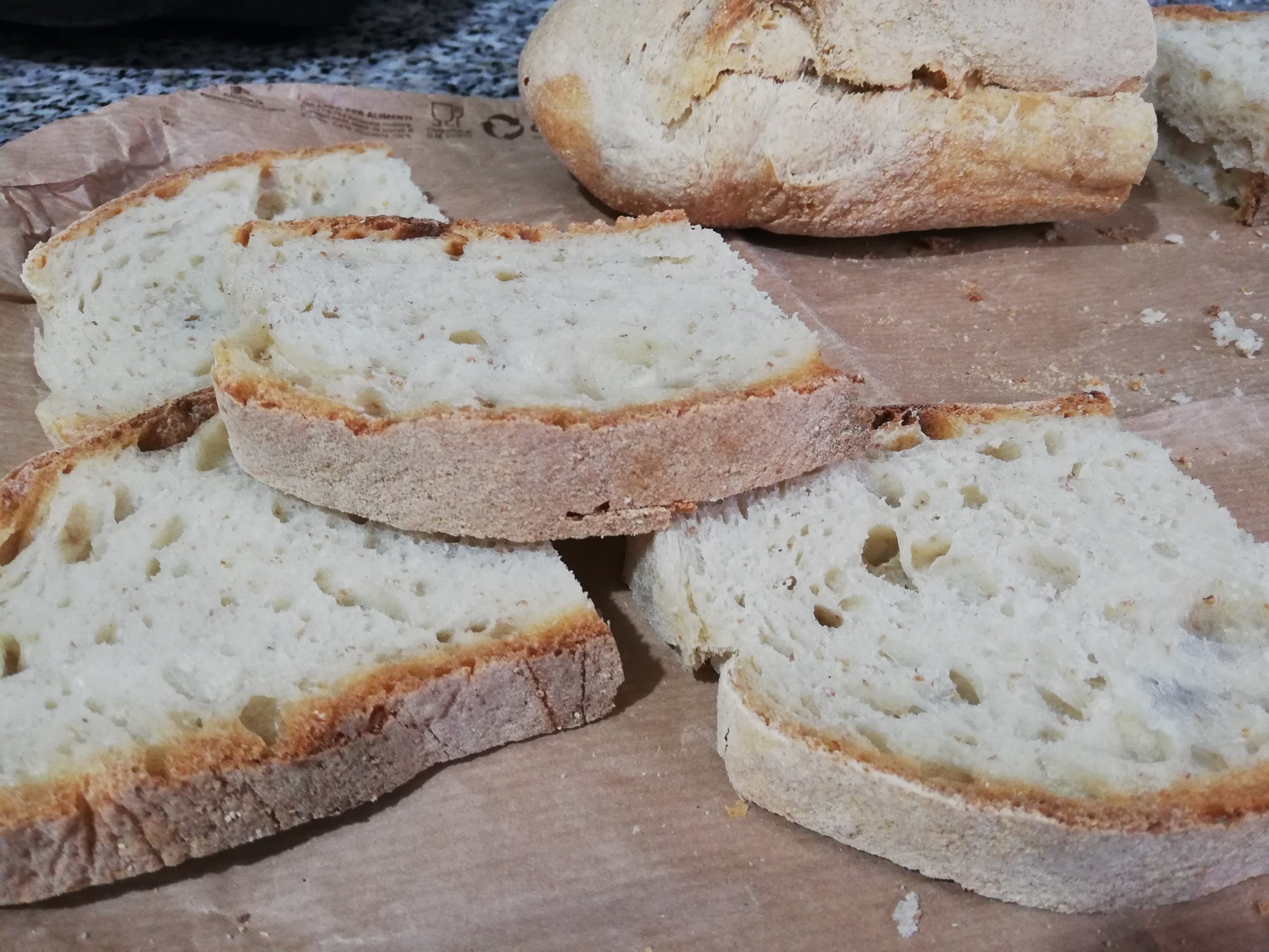 pane tagliato a fette