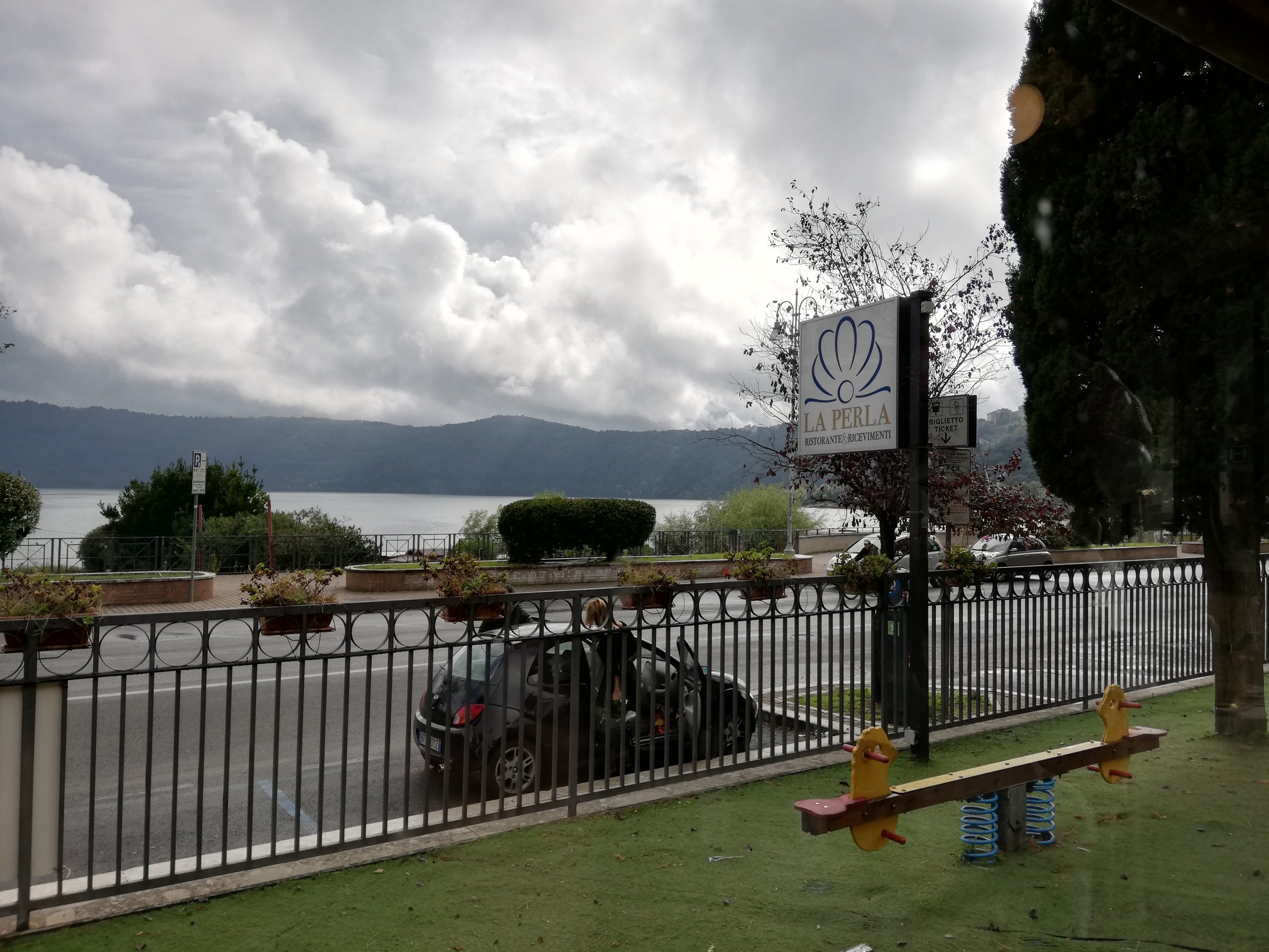 L'incantevole vista sul lago