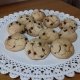 Biscotti friabili senza glutine con gocce di cioccolato fondente